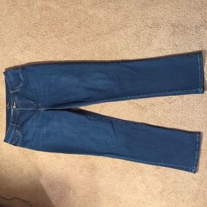 Lee Women's Classic Fit Straight Leg Size 10 Medium Stretch Denim Blue Jeans EUC